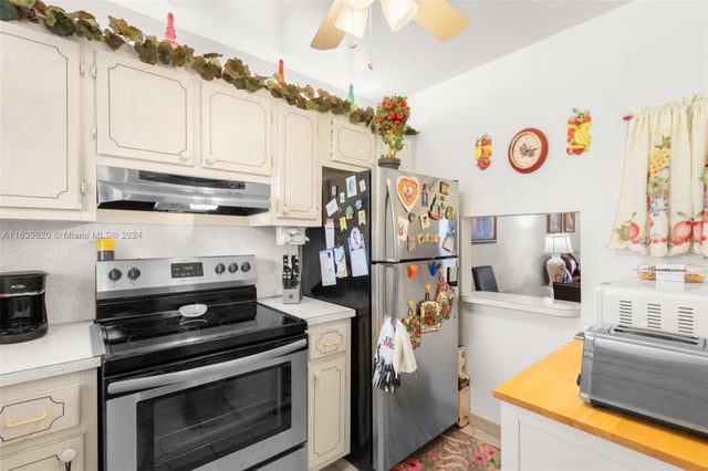 5 of 16 - 8350 Sunrise Lakes Blvd 304, Sunrise, FL