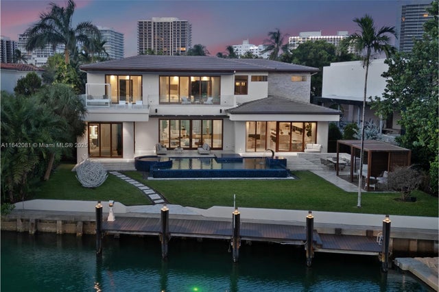 100 Bal Bay Dr, Bal Harbour