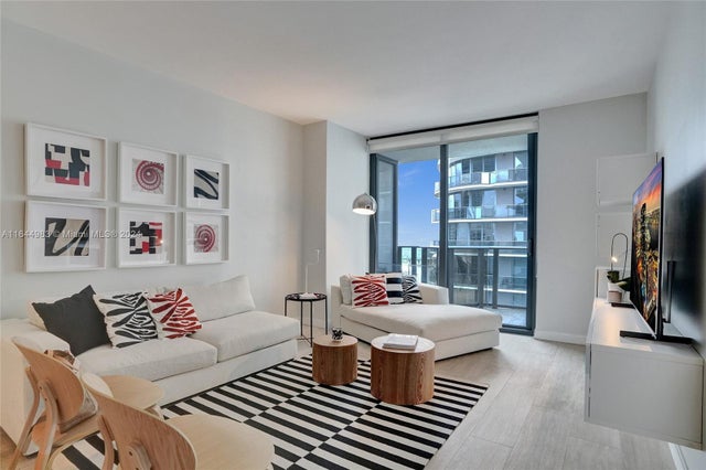 1 of 32 - 45 Sw 9th St 3807, Miami, FL