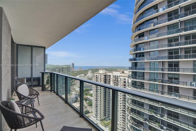 2 of 32 - 45 Sw 9th St 3807, Miami, FL