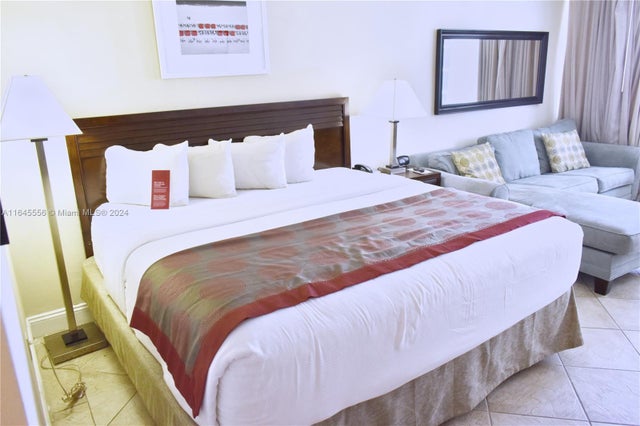 5 of 13 - 19201 Collins Ave 1129, Sunny Isles Beach, FL
