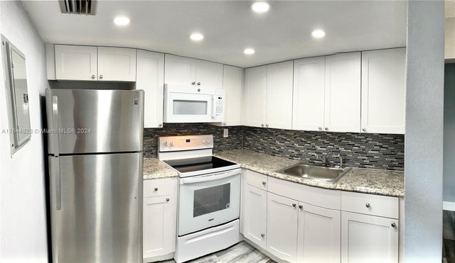 2 of 6 - 3075 Nw 7th St 302, Miami, FL