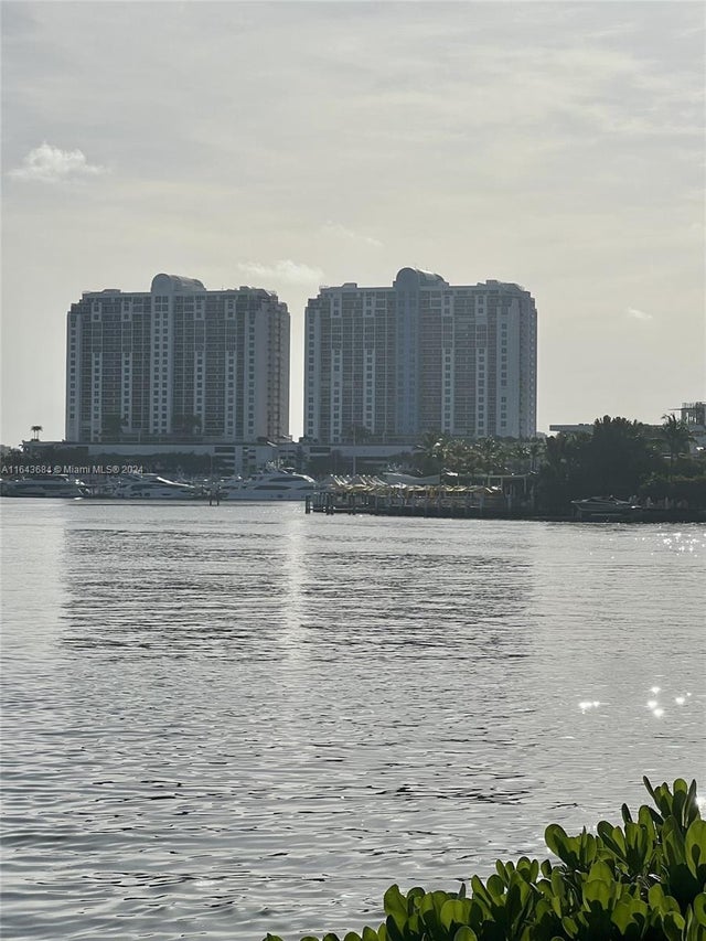 1 of 9 - 1900 Sunset Harbour Dr 1610, Miami Beach, FL