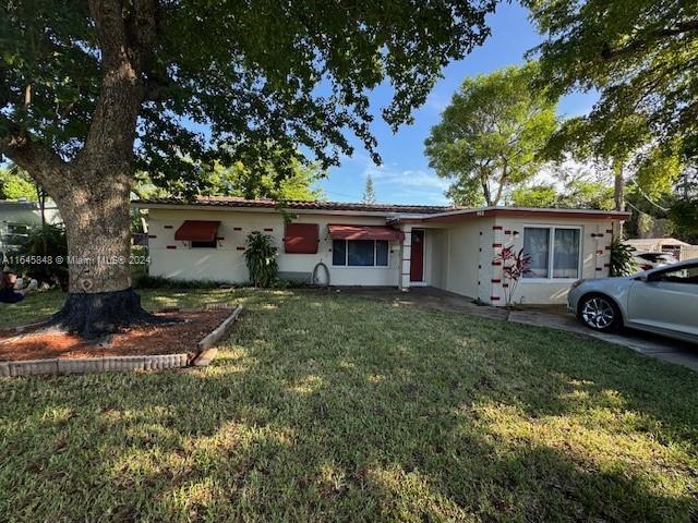 1 of 2 - 28 Se 8th St, Dania Beach, FL