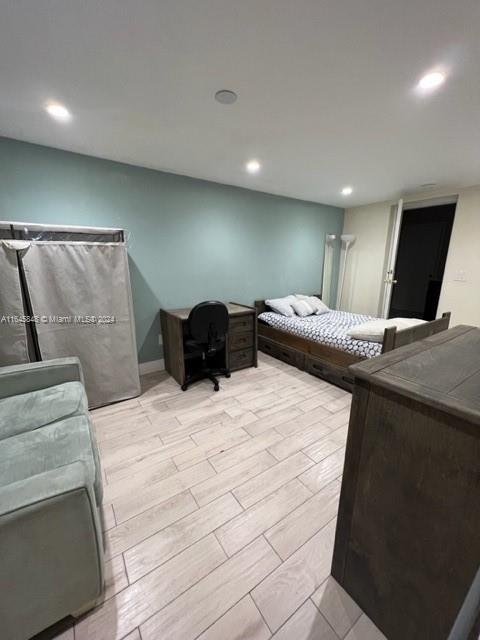 2 of 2 - 28 Se 8th St, Dania Beach, FL