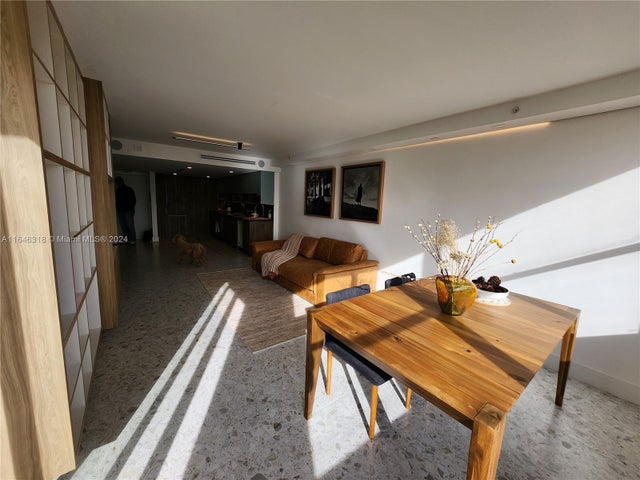 5 of 14 - 2555 Collins Ave 306, Miami Beach, FL