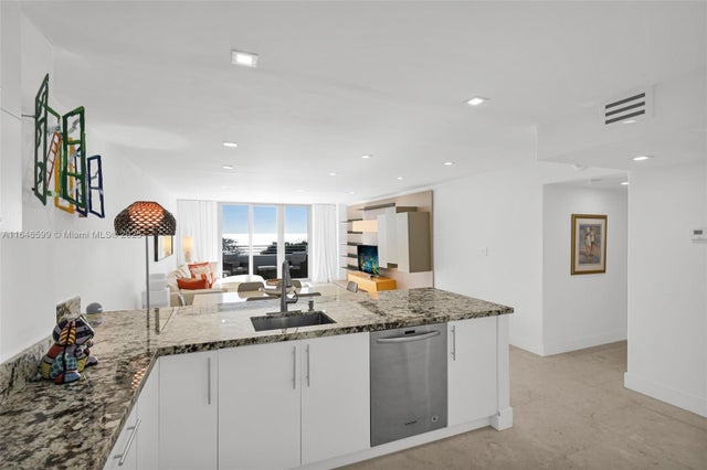 5 of 50 - 5555 Collins Ave 3n, Miami Beach, FL