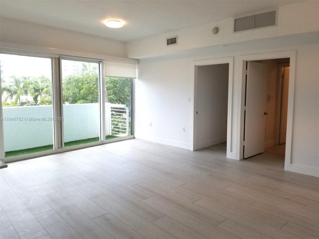 4 of 39 - 6580 Indian Creek Dr 201, Miami Beach, FL