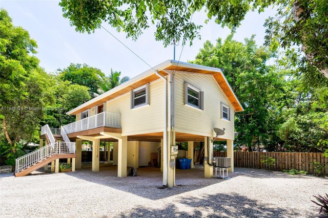1 of 29 - 125 S Rolling Hill Rd, Tavernier, FL