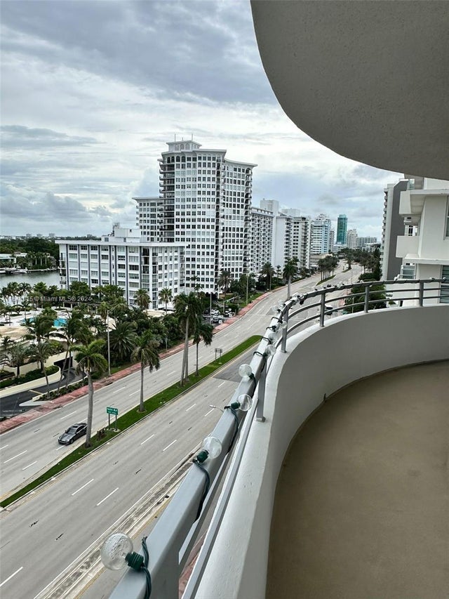2 of 38 - 5555 Collins Ave 10b, Miami Beach, FL