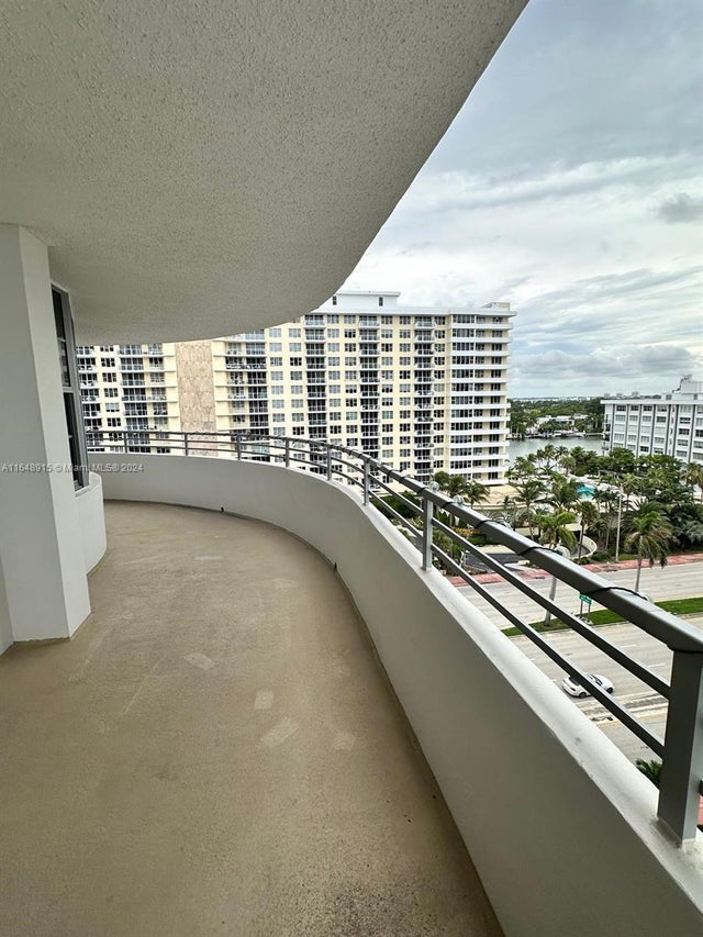 3 of 38 - 5555 Collins Ave 10b, Miami Beach, FL