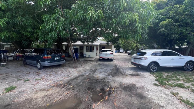 3 of 7 - 13381 Nw 32nd Ct, Opa Locka, FL