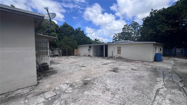 5 of 7 - 13381 Nw 32nd Ct, Opa Locka, FL