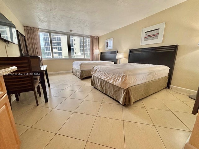5 of 24 - 19201 Collins Ave 128, Sunny Isles Beach, FL
