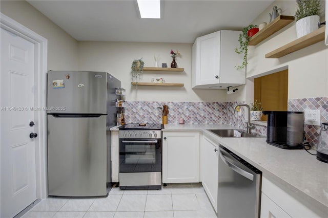 1 of 22 - 233 Ne 14th Ave 304, Hallandale Beach, FL