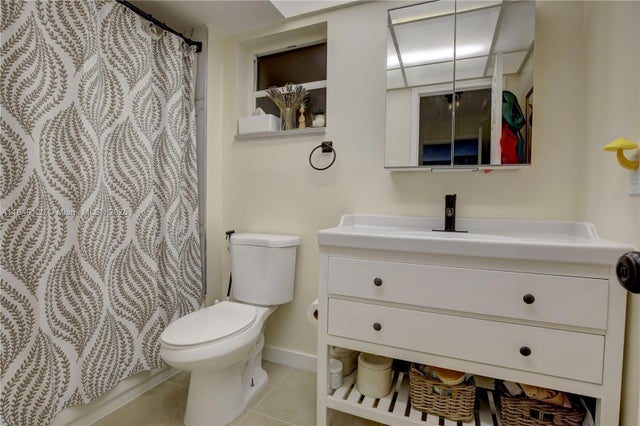 3 of 22 - 233 Ne 14th Ave 304, Hallandale Beach, FL