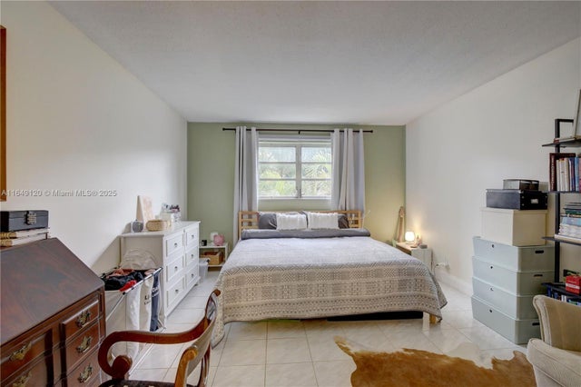 4 of 22 - 233 Ne 14th Ave 304, Hallandale Beach, FL