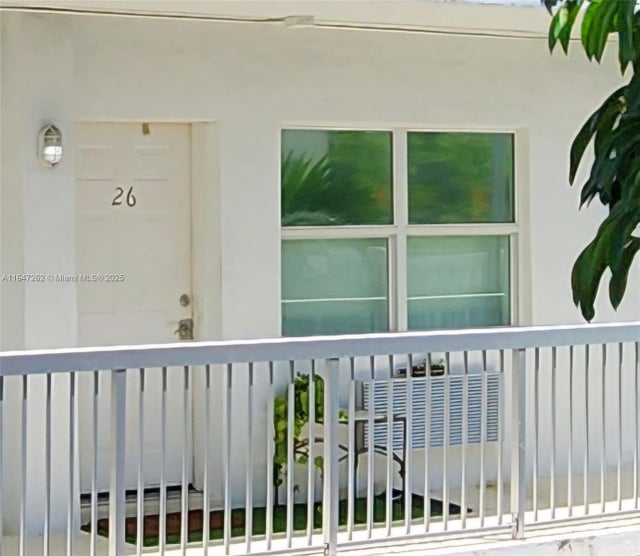 1 of 10 - 8080 Tatum Waterway Dr 26, Miami Beach, FL
