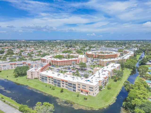 1 of 28 - 6870 Royal Palm Blvd 306m, Margate, FL