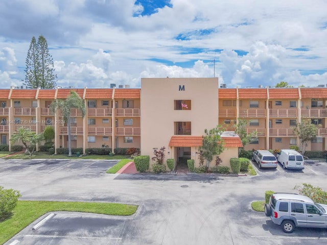3 of 28 - 6870 Royal Palm Blvd 306m, Margate, FL