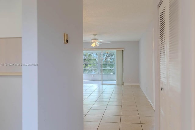 4 of 28 - 6870 Royal Palm Blvd 306m, Margate, FL