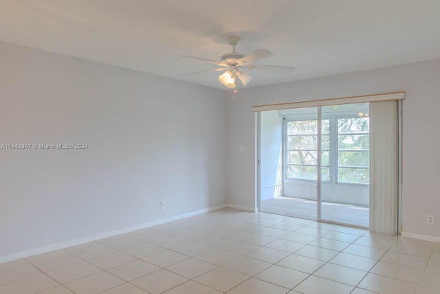 5 of 28 - 6870 Royal Palm Blvd 306m, Margate, FL