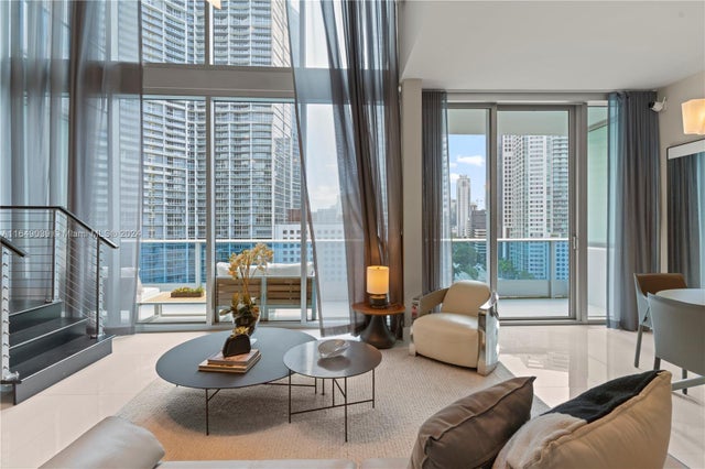 4 of 15 - 200 Biscayne Boulevard Way 1407, Miami, FL