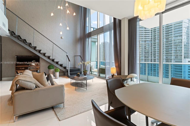 5 of 15 - 200 Biscayne Boulevard Way 1407, Miami, FL