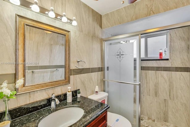 5 of 34 - 2210 N 54th Ave, Hollywood, FL