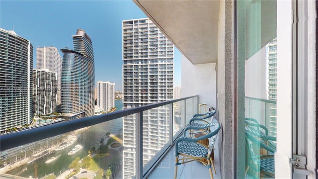 3 of 27 - 500 Brickell Ave 3405, Miami, FL