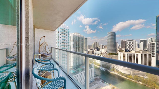 4 of 27 - 500 Brickell Ave 3405, Miami, FL