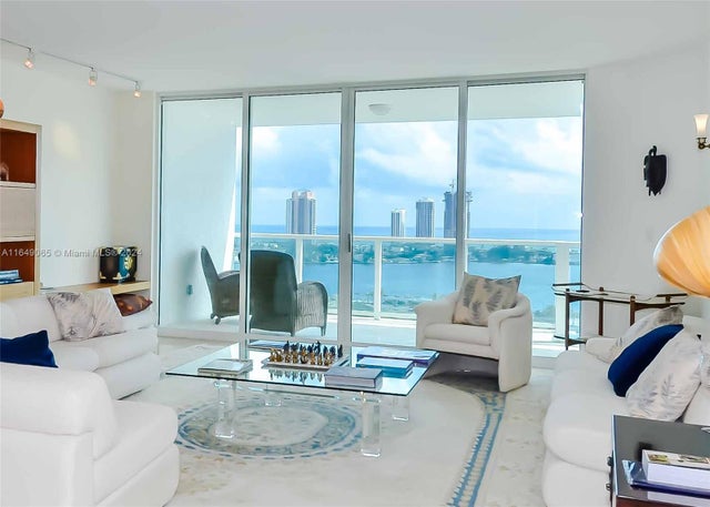 3 of 23 - 3201 Ne 183 St 1904, Aventura, FL