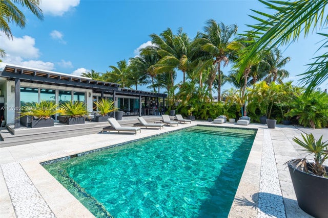 1 of 37 - 970 S Shore Dr, Miami Beach, FL