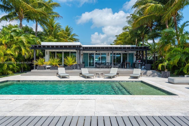 2 of 37 - 970 S Shore Dr, Miami Beach, FL