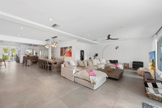 3 of 37 - 970 S Shore Dr, Miami Beach, FL