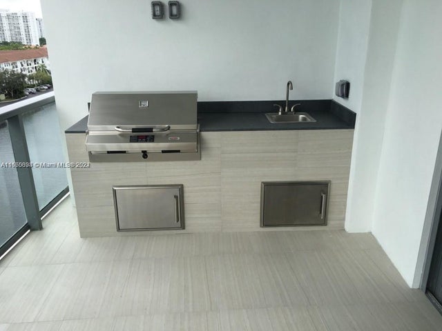 5 of 24 - 3300 Ne 188 St 610, Aventura, FL