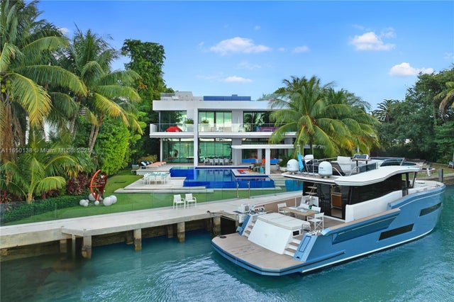 1 of 1 - 5004 N Bay Rd, Miami Beach, FL