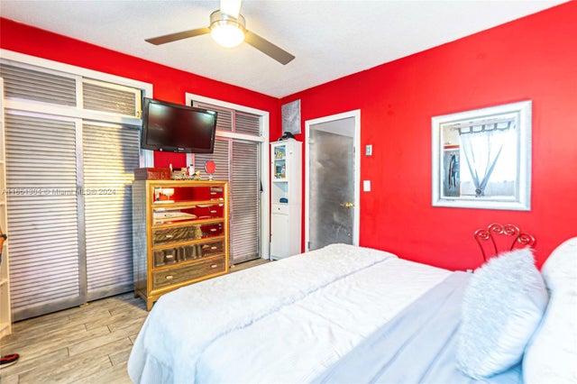 3 of 49 - 815 Sw 10th Terrace 3v, Hallandale Beach, FL