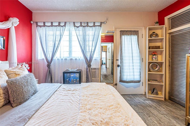 4 of 49 - 815 Sw 10th Terrace 3v, Hallandale Beach, FL