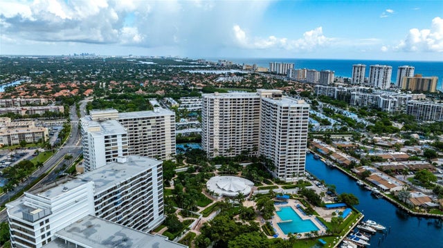 2 of 35 - 2500 Parkview Dr 517, Hallandale Beach, FL