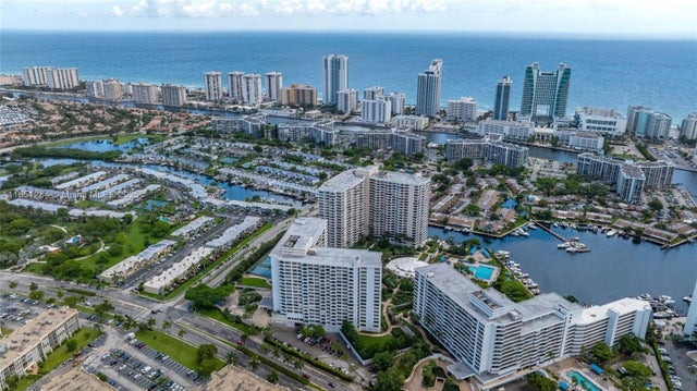 3 of 35 - 2500 Parkview Dr 517, Hallandale Beach, FL