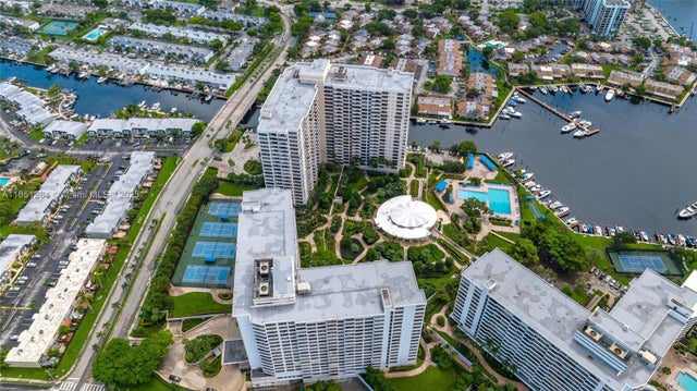 5 of 35 - 2500 Parkview Dr 517, Hallandale Beach, FL