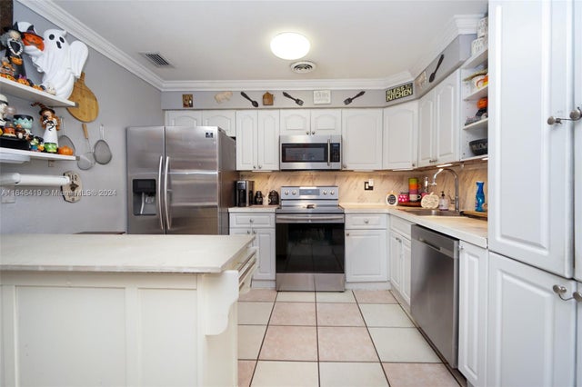 3 of 24 - 18400 Ne 7th Ct, North Miami Beach, FL