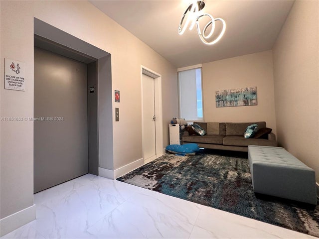 5 of 42 - 16385 Biscayne Blvd 1201, North Miami Beach, FL