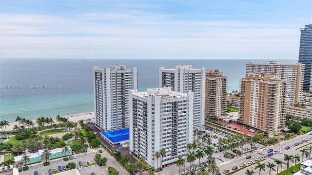 2 of 72 - 1880 S Ocean Dr Ts106, Hallandale Beach, FL