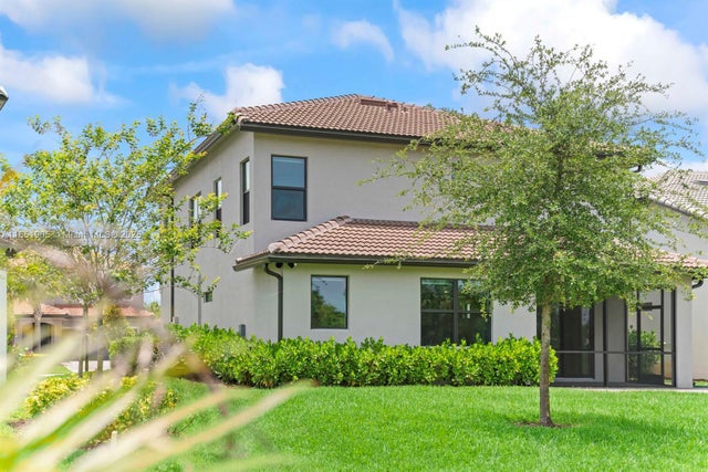 4 of 50 - 8123 Nw 78th St, Tamarac, FL