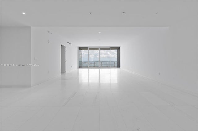 5 of 33 - 300 Biscayne Blvd Way 4404, Miami, FL