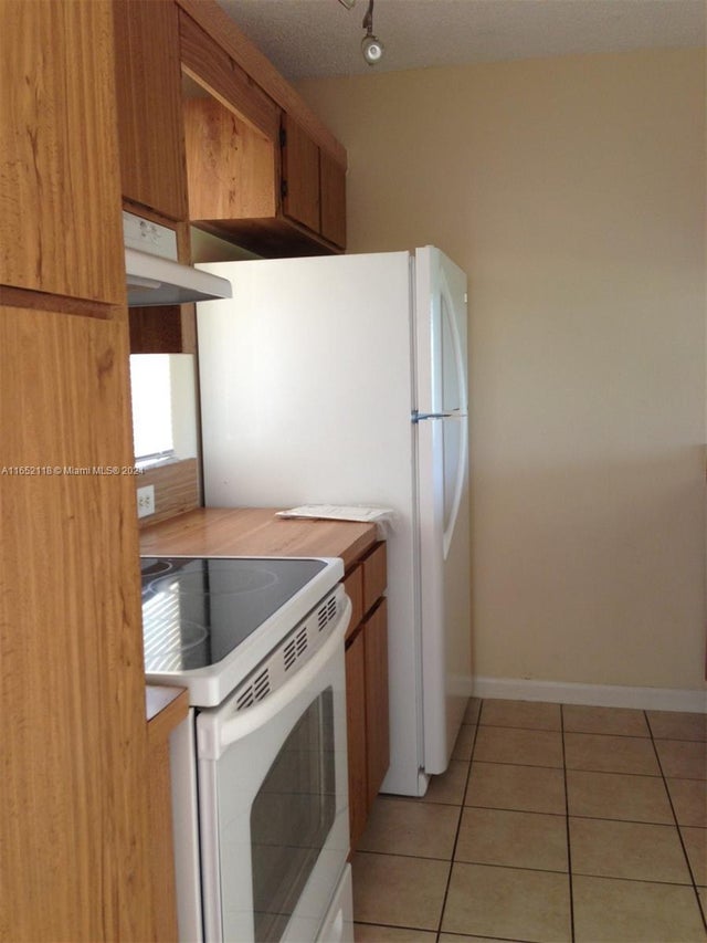2 of 13 - 10127 Twin Lakes Dr 24-j, Coral Springs, FL