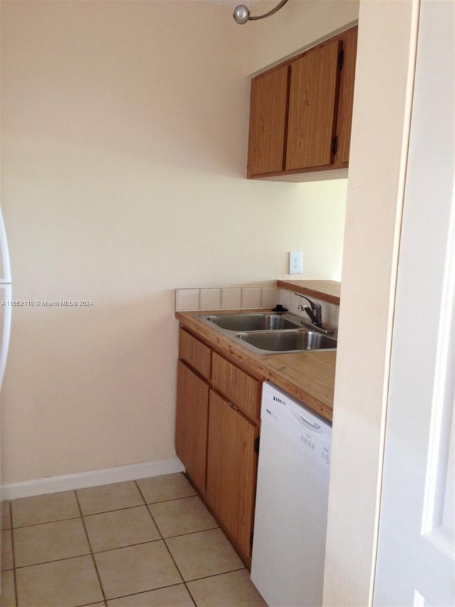 3 of 13 - 10127 Twin Lakes Dr 24-j, Coral Springs, FL