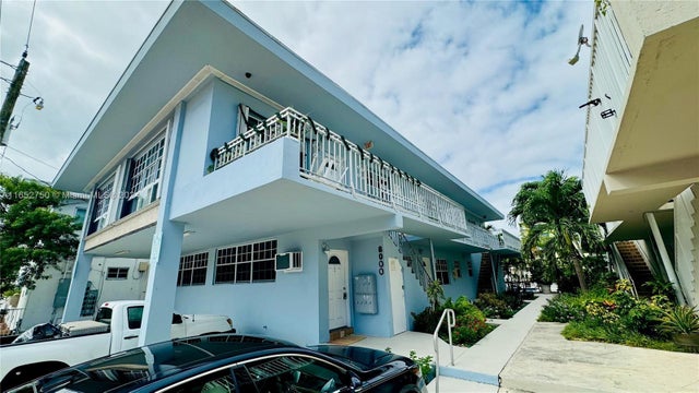 1 of 25 - 8000 Tatum Waterway Dr 1, Miami Beach, FL